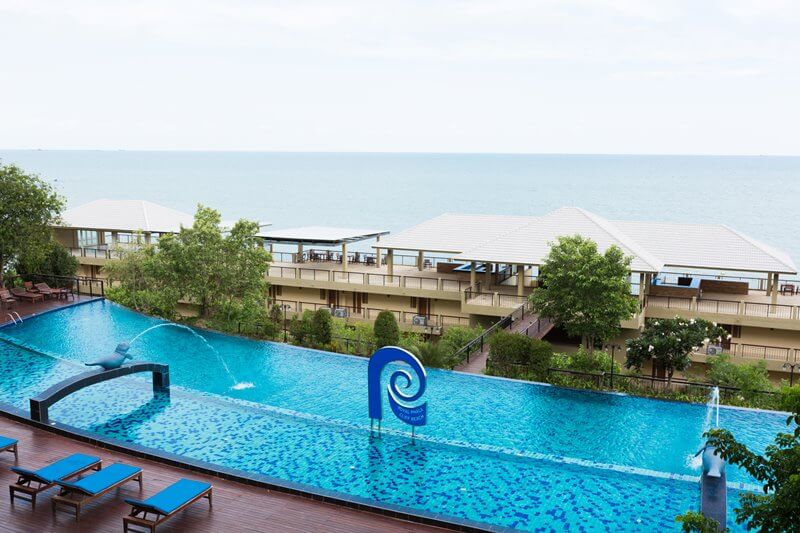 Royal Phala Cliff Beach Resort & Spa : Swimming Pool